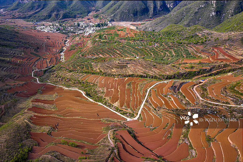 河北省邢台市沙河市柴关乡-王硇村-红梯田图片素材