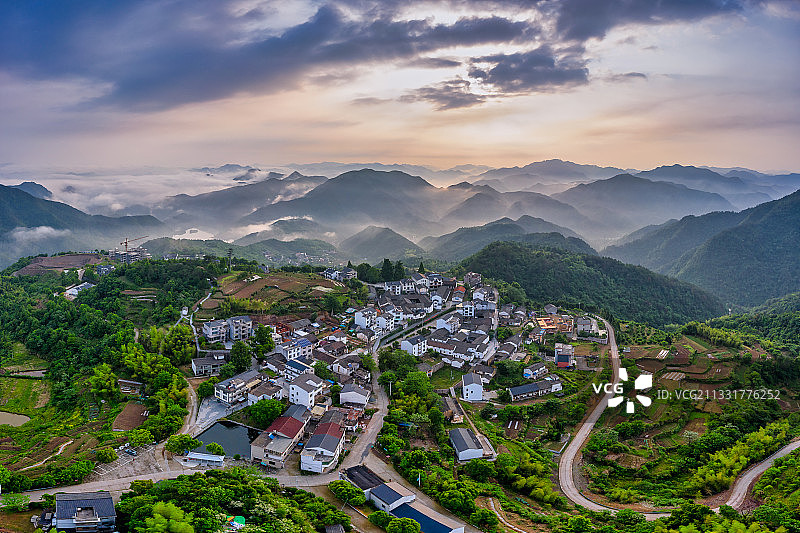 浙江东阳天山云海航拍风光图片素材