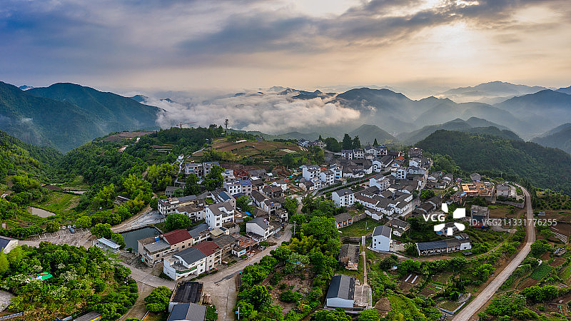 浙江东阳天山云海航拍风光图片素材