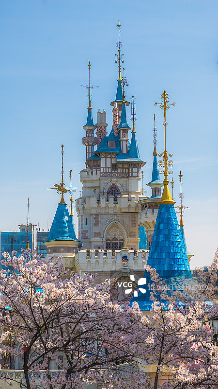 樱花与游乐场图片素材