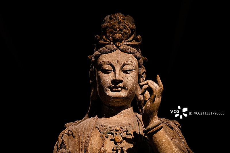 中国国家博物馆古代佛造像彩绘木雕观音菩萨坐像图片素材