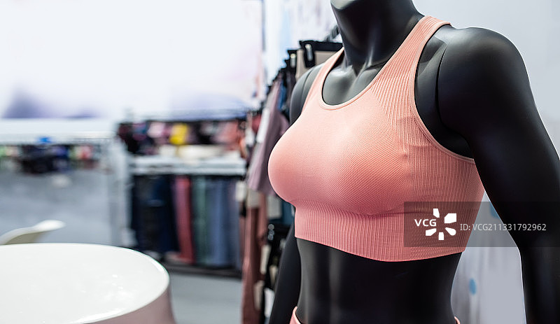 商场的时尚运动文胸图片素材