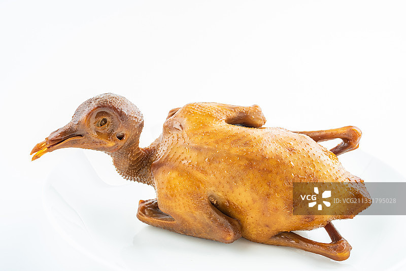 白背景上一只卤水乳鸽图片素材