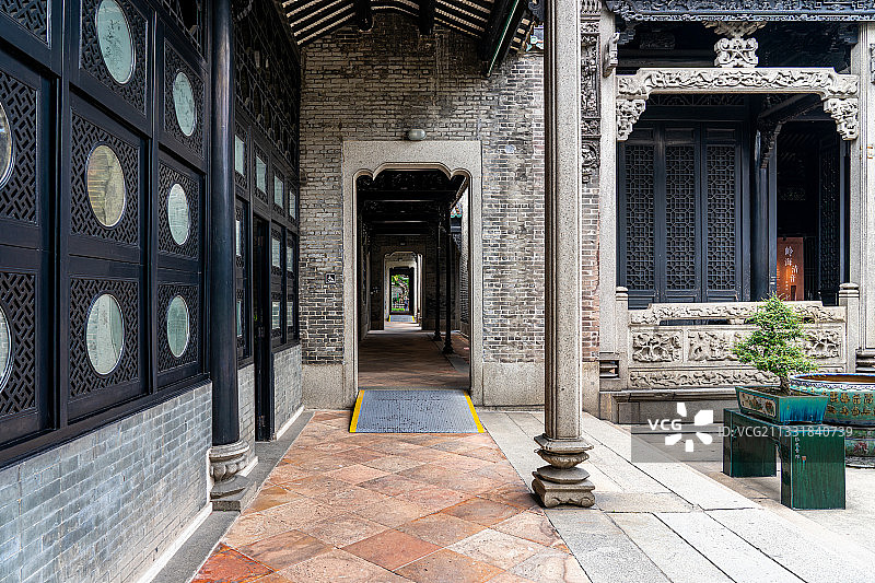 中国广州陈家祠古建筑庭院景观图片素材
