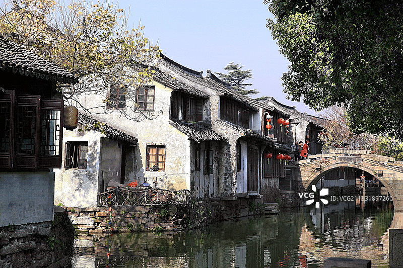 江苏苏州古镇周庄的小桥流水人家图片素材
