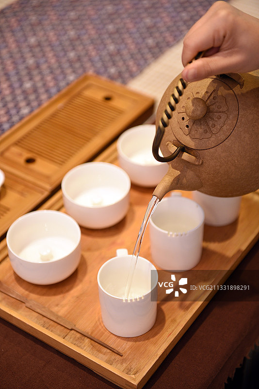 茶叶审评注水泡茶图片素材