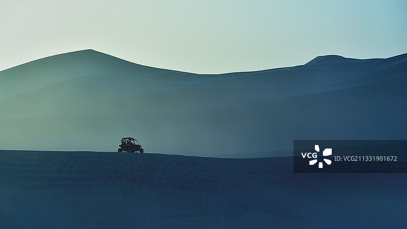 大漠越野图片素材