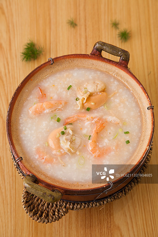 螃蟹虾海鲜砂锅粥图片素材