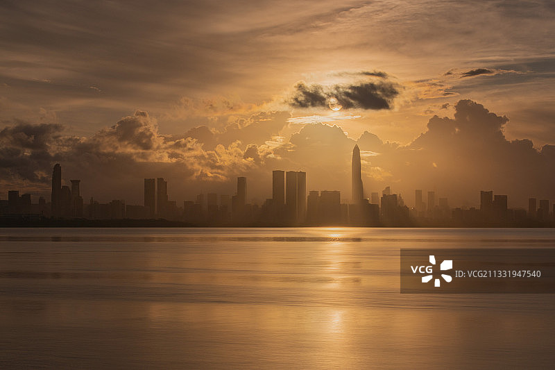 深圳湾公园观福田日出图片素材