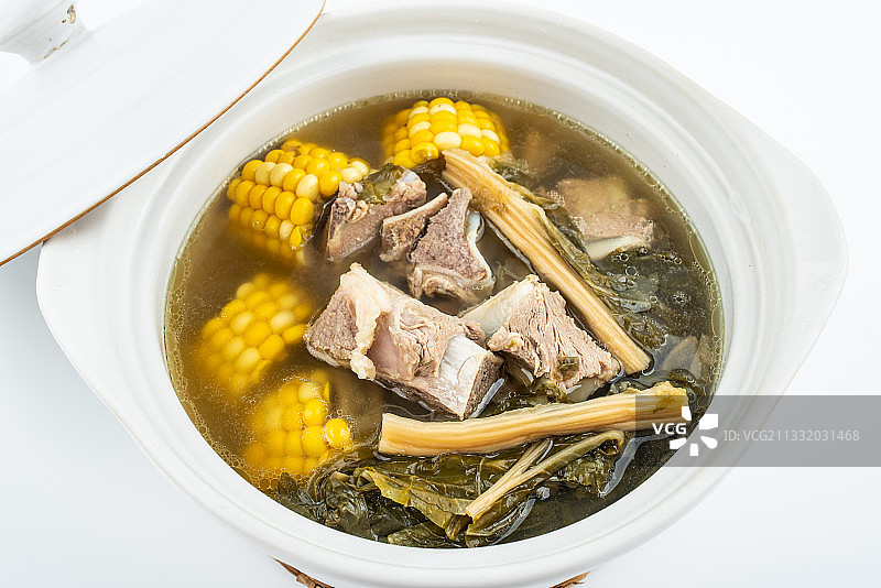 广东老火靓汤玉米菜干猪骨汤图片素材