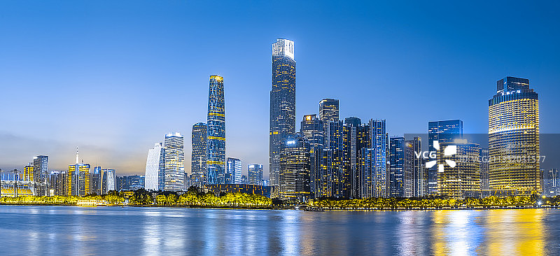 中国广州市珠江新城CBD建筑夜景图片素材