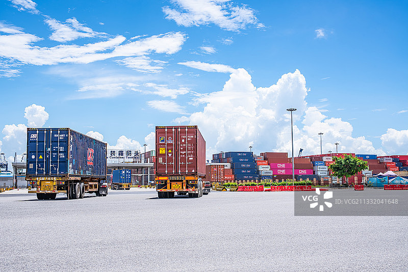 中国广州南沙海港集装箱码头（限编辑）图片素材