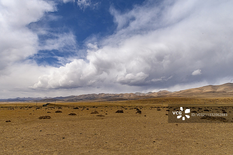 西藏：自驾朗县到桑日 感受春天藏南风光图片素材
