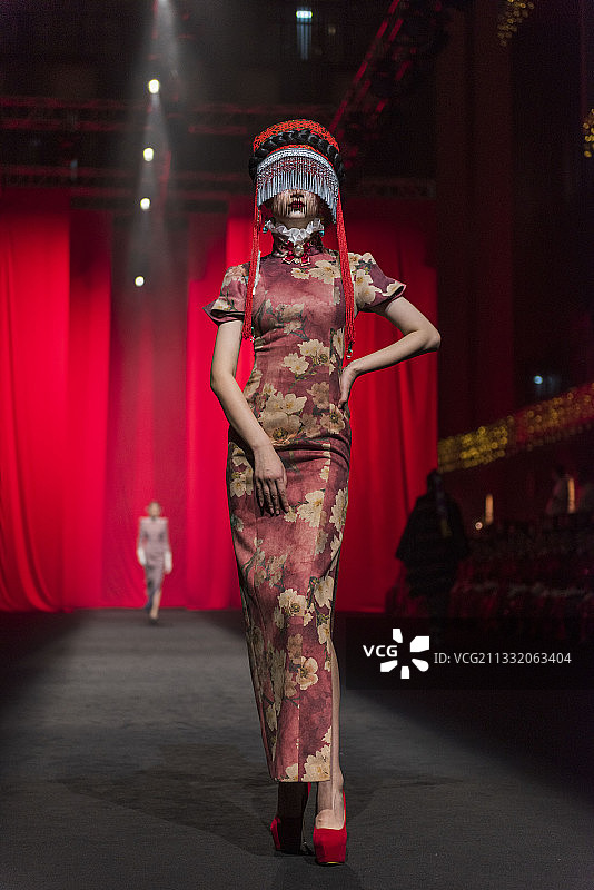 红T旗袍秀图片素材