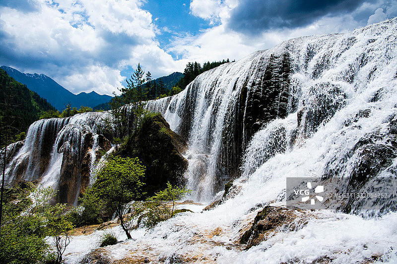 诺日朗瀑布图片素材