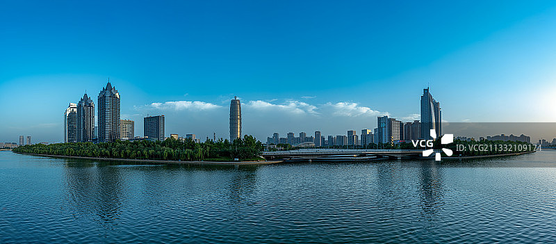 郑州CBD如意湖地标全景图图片素材