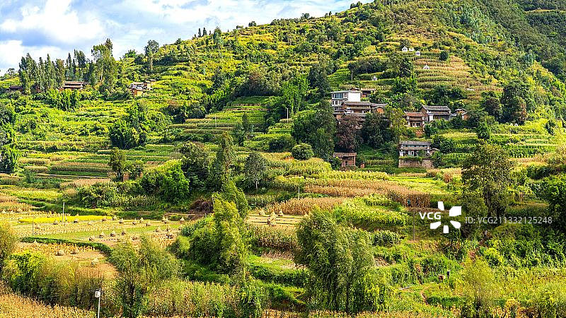 彝家山寨图片素材