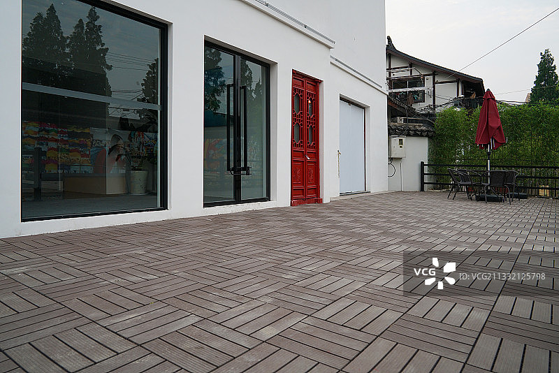 带小院子的房屋图片素材