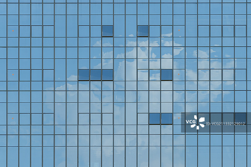 玻璃墙上的天空图片素材