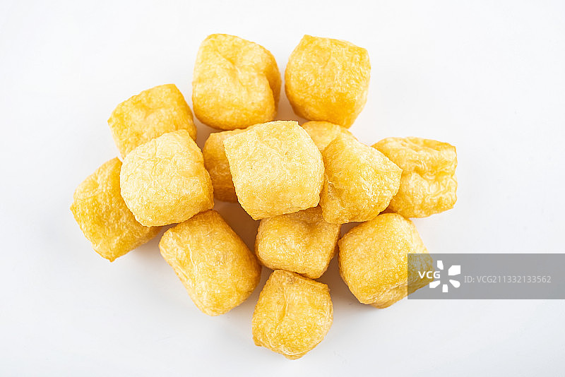 金黄色的油豆腐图片素材