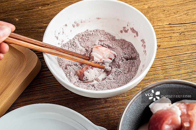 湖南菜红粉蒸肉烹饪制作过程图片素材