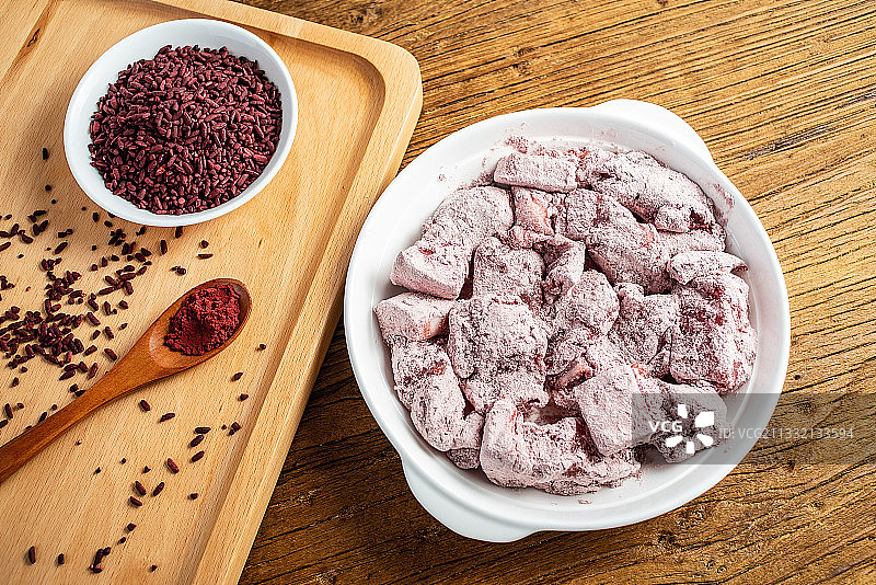 湖南菜红粉蒸肉烹饪制作过程图片素材