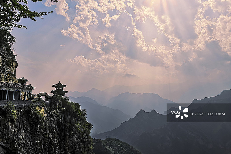 圣莲山佛光-3图片素材