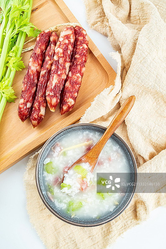 营养早餐西芹腊肠粥图片素材