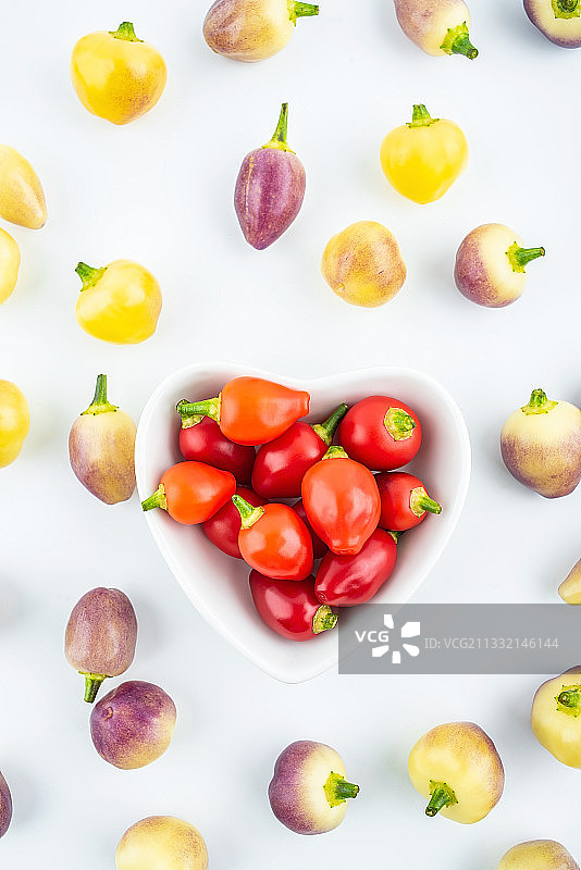 新鲜五彩辣椒图片素材