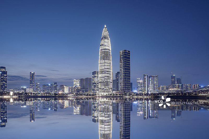 深圳湾后海CBD夜景天际线图片素材