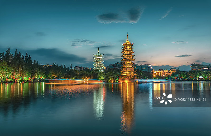 桂林日月双塔图片素材