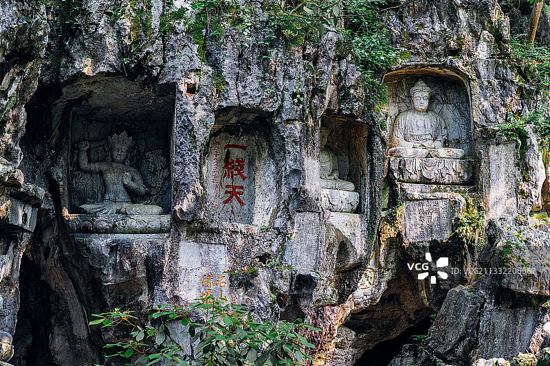 杭州灵隐寺飞来峰一线天景区石窟图片素材