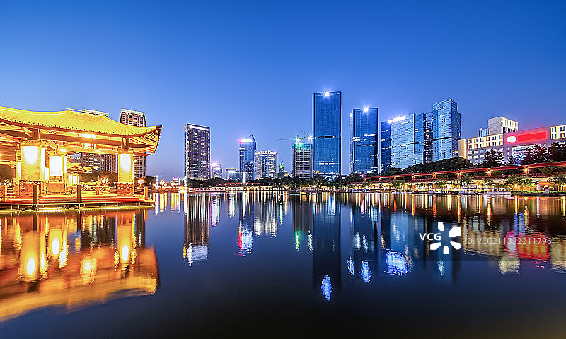 广东省佛山市南海区千灯湖公园夜景图片素材