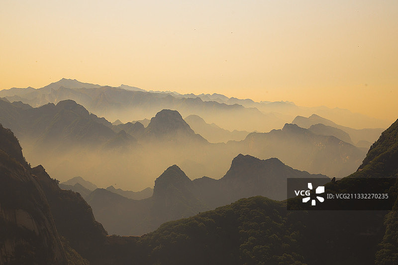 日落时分中国华山的壮丽景色图片素材