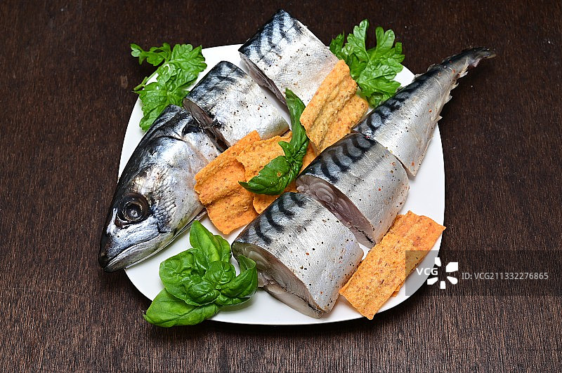 科罗拉多州丹佛，桌子上的咸水鱼高角度视图图片素材