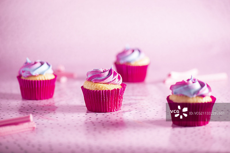 上纸杯蛋糕的特写图片素材