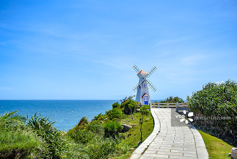 中国广东省茂名市电白区博贺镇放鸡岛图片素材