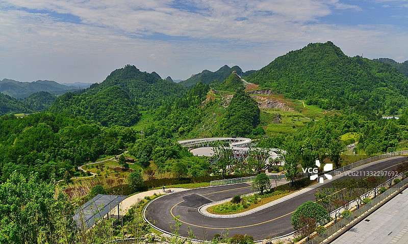 第四届中国绿化博览园，贵州省黔南自治州。夏日青山绿水。图片素材