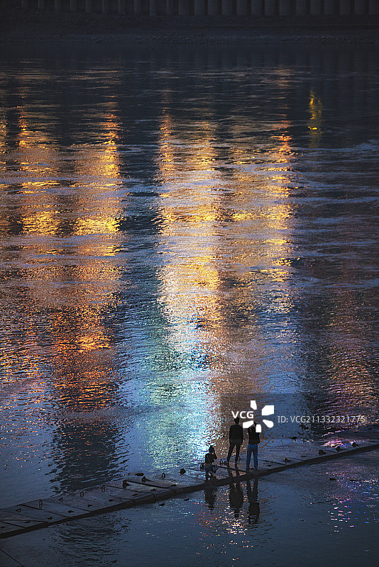 江边夜景图片素材