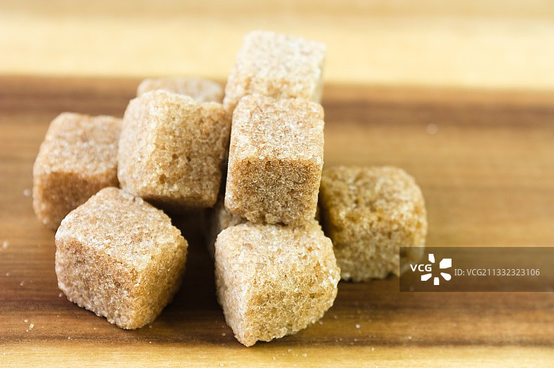 特写：桌上的甜点图片素材