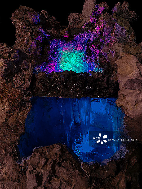 海中岩石形成的高角度视图图片素材