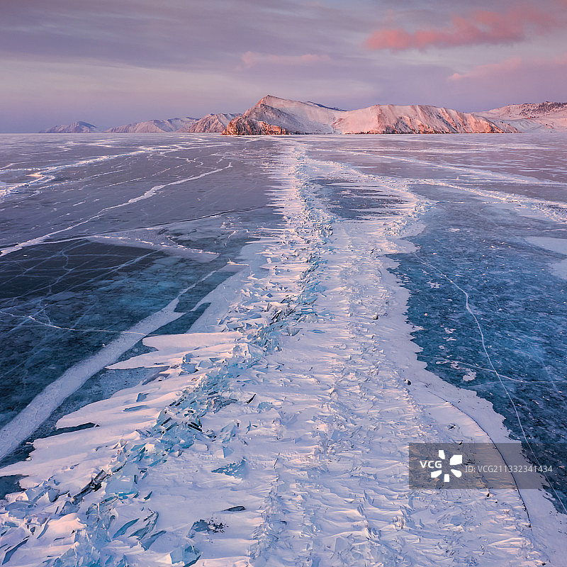 俄罗斯日落雪山风光图片素材