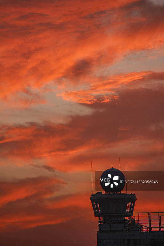火烧云—武汉天气雷达楼图片素材