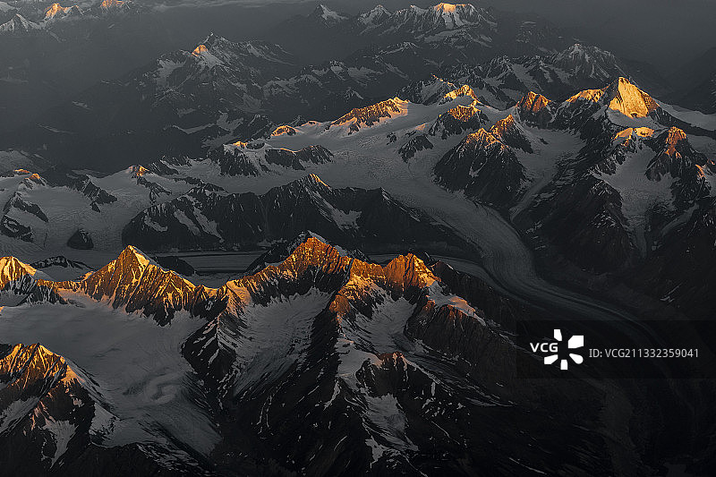 鸟瞰图的雪山对图片素材