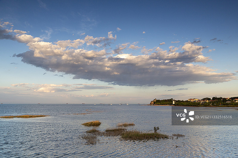 北戴河鸽子窝公园鹰角石海天一线图片素材