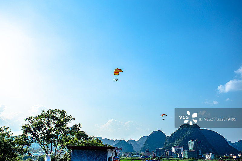 广东省英德市九龙镇喀斯特地貌峰林图片素材