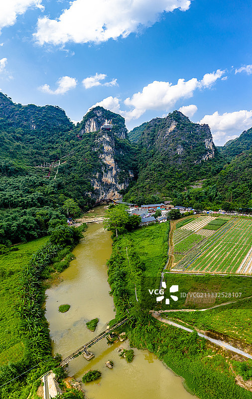 广东省英德市九龙镇洞天仙境峰林图片素材