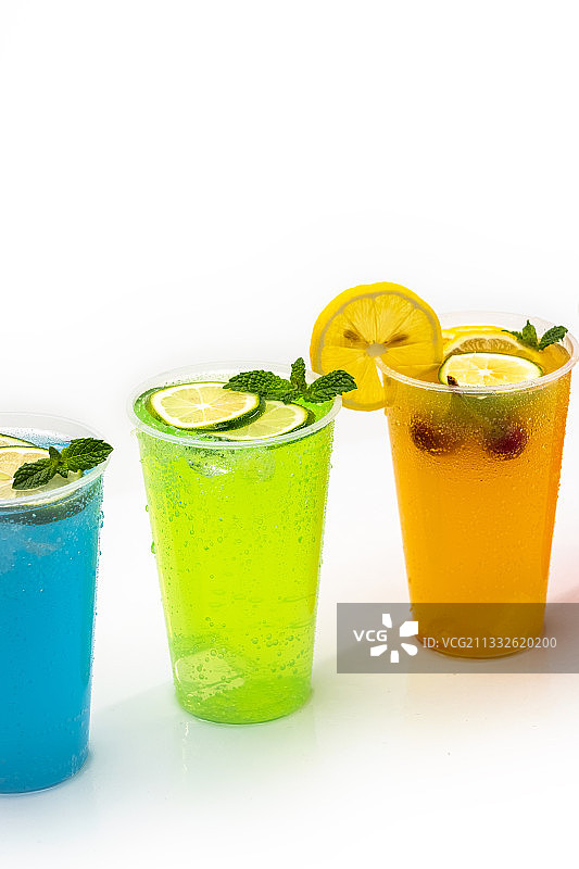 白色背景多彩水果饮料图片素材