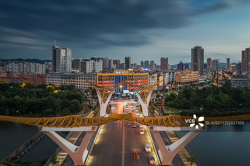 日落的玉溪飞龙桥图片素材