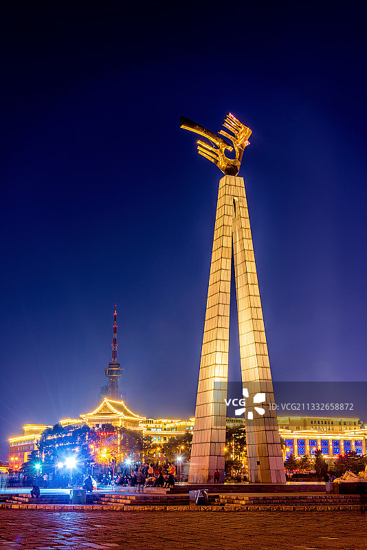 中国吉林长春文化广场夜景风光图片素材